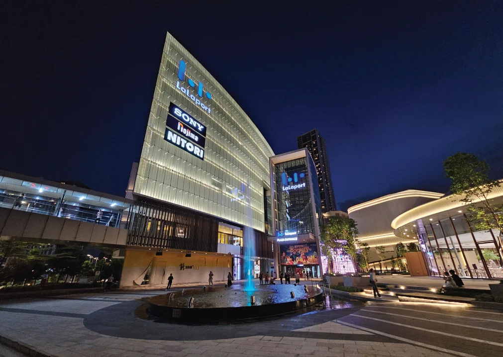 Lalaport BBCC Main Entrance