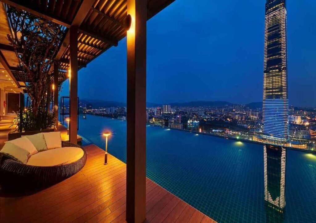 The Moon Deck, rooftop infinity pool at Tribeca Serviced Hotel by Millennium