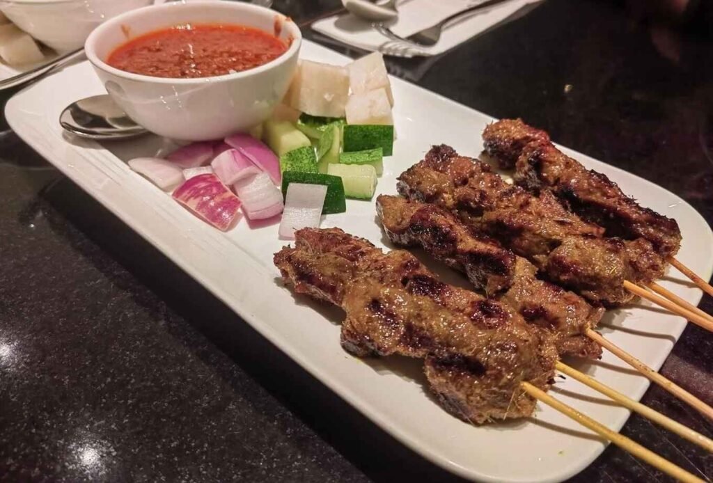 Beef-Satay-Serai-Dining-Loft-Pavilion-KL Beef Satay at Serai @ Pavilion KL, served with signature peanut sauce, cucumber, onions and nasi impit. Serai@PavilionKL, Dining Loft Pavilion Kuala Lumpur