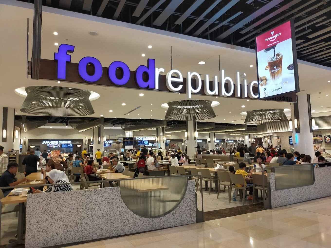 The main entrance of Food Republic Pavilion KL, located in Gourmet Emporium on Level 1