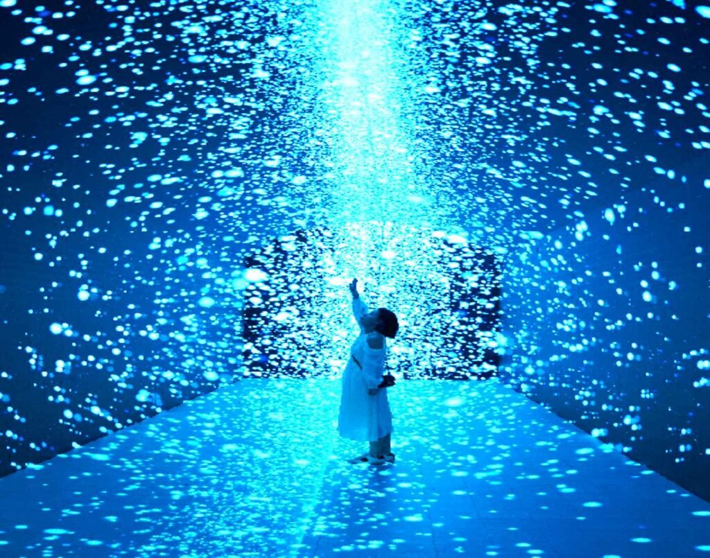 Particle River will take you on a wonderful journey through the world of microscopic particles and the vast universe of stars and rivers of galactic fusion in a 720° CAVE holographic 3D projection experience in the Quantum Tunnel, an Instagram hotspot at Space & Time Cube, The Amusement, Third Floor, Isetan The Japan Store Lot 10, Bukit Bintang, Kuala Lumpur.